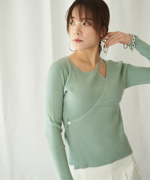 lit.Cy（リットシー）の「lit.Cy カットアウトアシメレイヤードニット（ニット/セーター・レディース・イエロー/ブラック/グリーン/オフホワイト・FREE）」の3枚目の写真