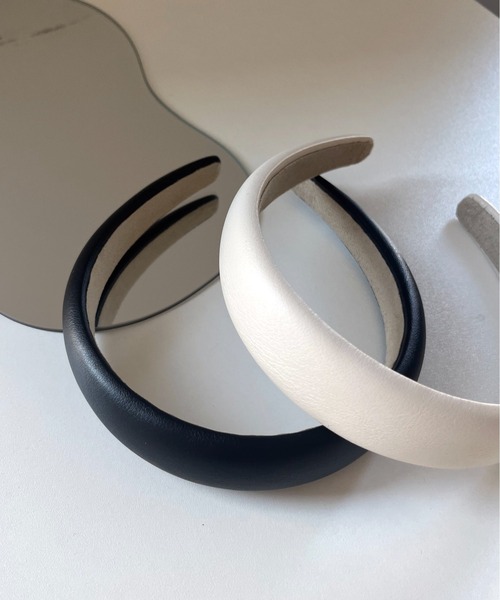 prose verse（プロズヴェール）の「合皮ボリュームカチューシャ（カチューシャ・レディース・ブラック/ライトベージュ・ﾌﾘ-）」の2枚目の写真