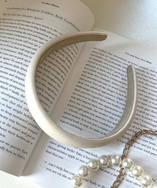 prose verse（プロズヴェール）の「合皮ボリュームカチューシャ（カチューシャ・レディース・ブラック/ライトベージュ・ﾌﾘ-）」の6枚目の写真