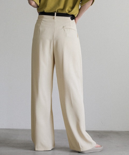 select MOCA(セレクトモカ)の「タックストレートパンツ(スラックス・レディース・ベージュ/アイボリー/グレイッシュブルー・SMALL/MEDIUM)」の14枚目の写真