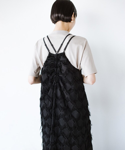 haco!(ハコ)の「ふわふわ浮き足立ちたい ふさふさカットジャカードのキャミワンピース(ワンピース・レディース・ブラック/アイボリー・LARGE/MEDIUM/X-LARGE/SMALL)」の6枚目の写真