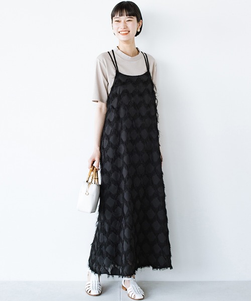 haco!(ハコ)の「ふわふわ浮き足立ちたい ふさふさカットジャカードのキャミワンピース(ワンピース・レディース・ブラック/アイボリー・LARGE/MEDIUM/X-LARGE/SMALL)」の3枚目の写真