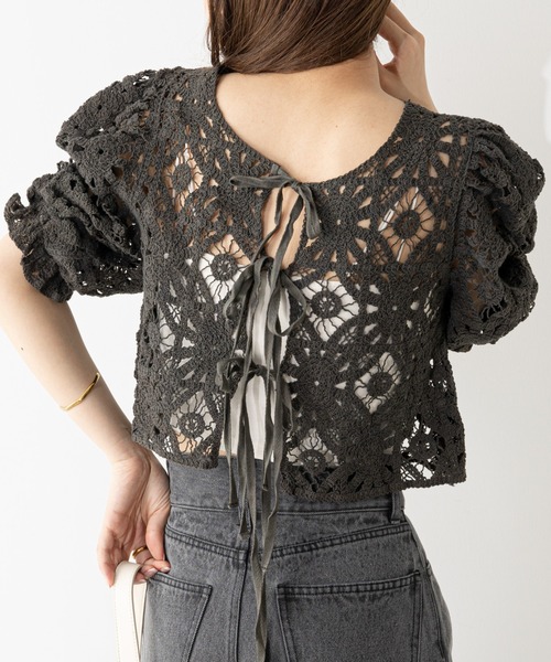 Chico（チコ）の「レースリボン2wayトップス（シャツ/ブラウス・レディース・グレー/イエロー/ホワイト/ダークブラウン・FREE）」の3枚目の写真