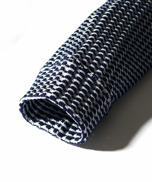 SOMEDIFF（サムディフ）の「【SOEMDIFF】2トーンワッフルボタンレスVカーディガン メンズ 涼しい 軽量 スマート（カーディガン/ボレロ・メンズ・ホワイト/ネイビー/ブラック・M/L/XL）」の7枚目の写真