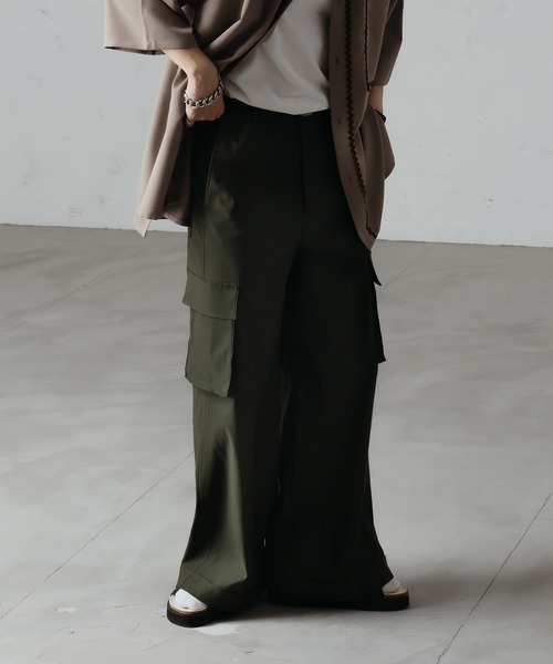 epnok（エプノック）の「ロールアップカーゴスラックス（スラックス・メンズ・グレイッシュブルー/ブラック/カーキ・SMALL/MEDIUM/LARGE）」の4枚目の写真