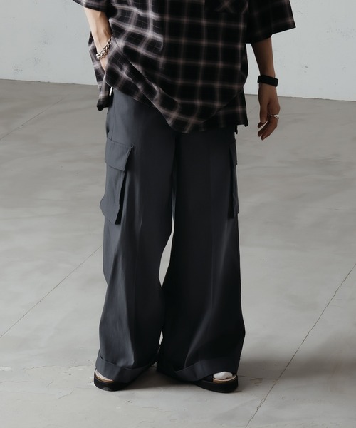 epnok（エプノック）の「ロールアップカーゴスラックス（スラックス・メンズ・グレイッシュブルー/ブラック/カーキ・SMALL/MEDIUM/LARGE）」の10枚目の写真