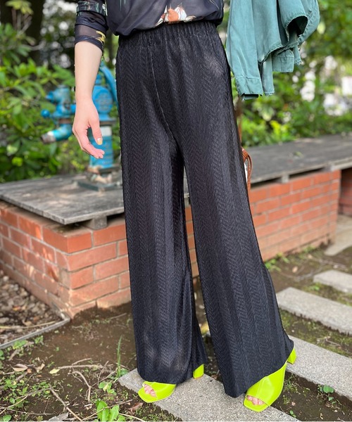 mi via loca（ミヴィアロカ）の「【セルフカット】シャイニーストライプWAVE柄プリーツパンツ（その他パンツ・レディース・ベージュ/ブラック/ブルー・FREE）」の6枚目の写真