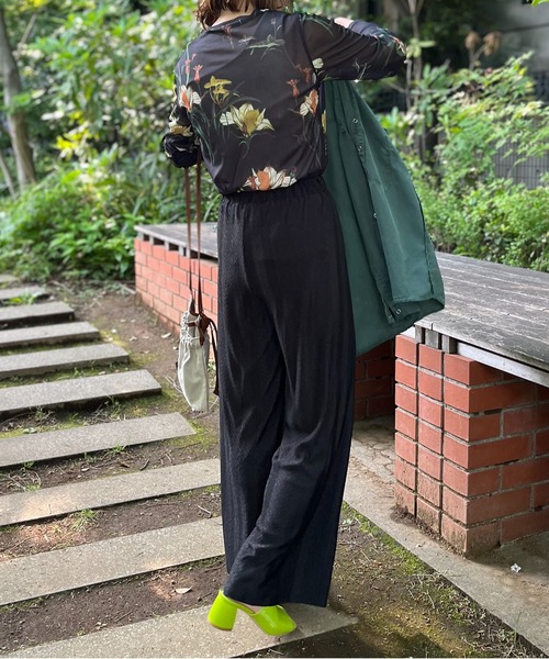 mi via loca（ミヴィアロカ）の「【セルフカット】シャイニーストライプWAVE柄プリーツパンツ（その他パンツ・レディース・ベージュ/ブラック/ブルー・FREE）」の13枚目の写真