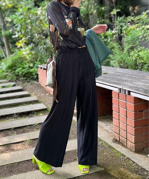 mi via loca（ミヴィアロカ）の「【セルフカット】シャイニーストライプWAVE柄プリーツパンツ（その他パンツ・レディース・ベージュ/ブラック/ブルー・FREE）」の14枚目の写真