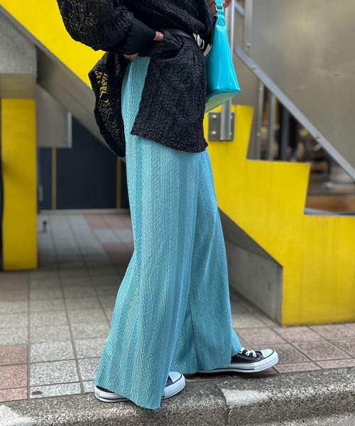 mi via loca（ミヴィアロカ）の「【セルフカット】シャイニーストライプWAVE柄プリーツパンツ（その他パンツ・レディース・ベージュ/ブラック/ブルー・FREE）」の16枚目の写真