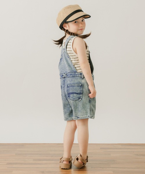 BAYFLOW（ベイフロー）の「[ストレッチ入りの軽量デニム]デニムサロペット（KIDS）（サロペット/オーバーオール・キッズ・スカイブルー・130cm/110cm/140cm/120cm）」の2枚目の写真