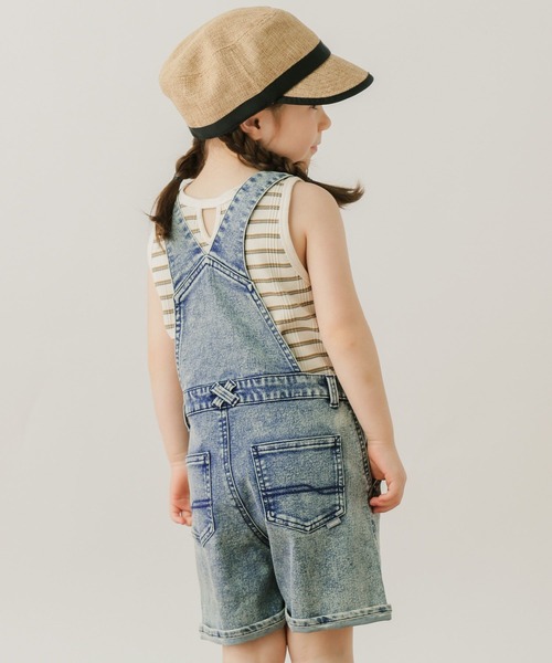 BAYFLOW（ベイフロー）の「[ストレッチ入りの軽量デニム]デニムサロペット（KIDS）（サロペット/オーバーオール・キッズ・スカイブルー・130cm/110cm/140cm/120cm）」の3枚目の写真