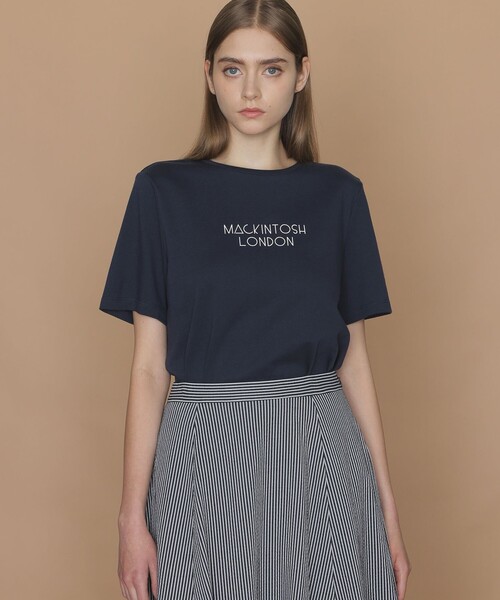 MACKINTOSH LONDON(マッキントッシュ ロンドン)の「ジオメトリックロゴプリントTシャツ(Tシャツ/カットソー・レディース・ブルー系その他4/レッド系その他3/ネイビー・40/38)」の2枚目の写真