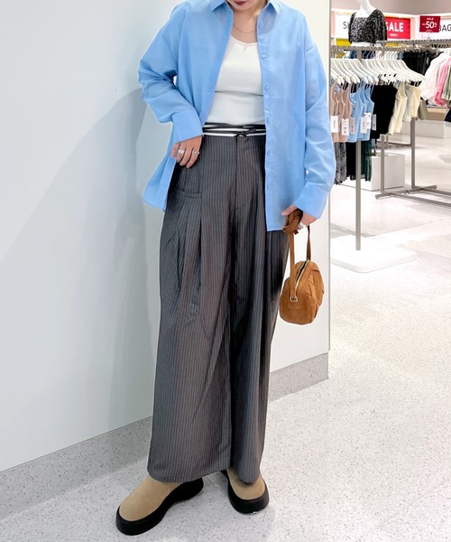 FOREVER 21（フォーエバー トゥエンティーワン）の「ローライズワイドスラックスパンツ（スラックス・レディース・グレー/ブラック・SMALL/MEDIUM）」の6枚目の写真