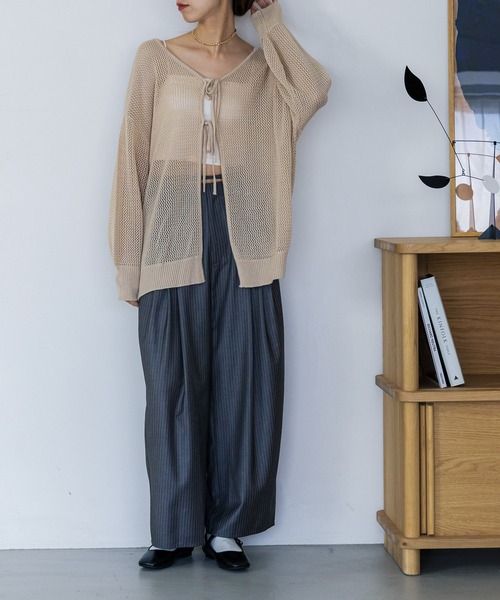 FOREVER 21（フォーエバー トゥエンティーワン）の「ローライズワイドスラックスパンツ（スラックス・レディース・グレー/ブラック・SMALL/MEDIUM）」の14枚目の写真