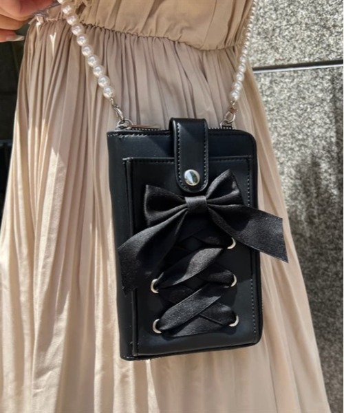 axes femme POETIQUE(アクシーズファムポエティック)の「スマホショルダーポシェット(スマホグッズ・レディース・キナリ/ピンク/ブラック・FREE)」の2枚目の写真