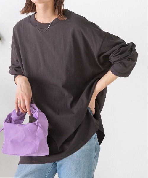 ad thie(アドティエ)の「後裾ラウンド ロングTシャツ(Tシャツ/カットソー・レディース・ベージュ/オフホワイト/モカ/チャコール/ブラック×ホワイト/ブラック・FREE)」の5枚目の写真