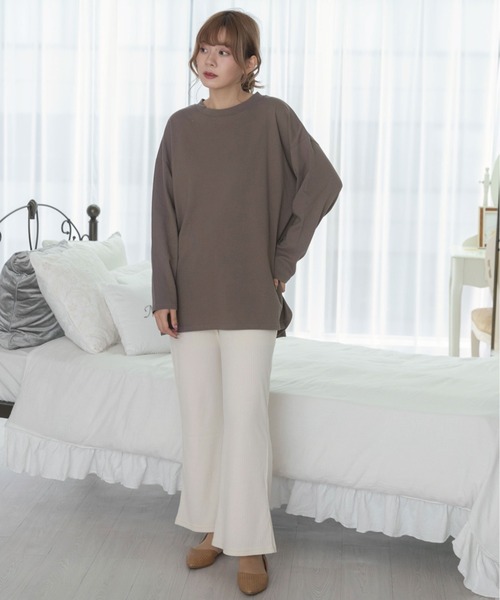 ad thie(アドティエ)の「後裾ラウンド ロングTシャツ(Tシャツ/カットソー・レディース・ベージュ/オフホワイト/モカ/チャコール/ブラック×ホワイト/ブラック・FREE)」の17枚目の写真