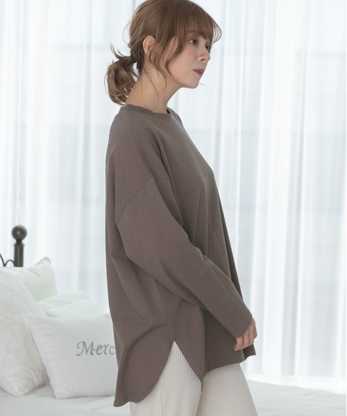 ad thie(アドティエ)の「後裾ラウンド ロングTシャツ(Tシャツ/カットソー・レディース・ベージュ/オフホワイト/モカ/チャコール/ブラック×ホワイト/ブラック・FREE)」の19枚目の写真