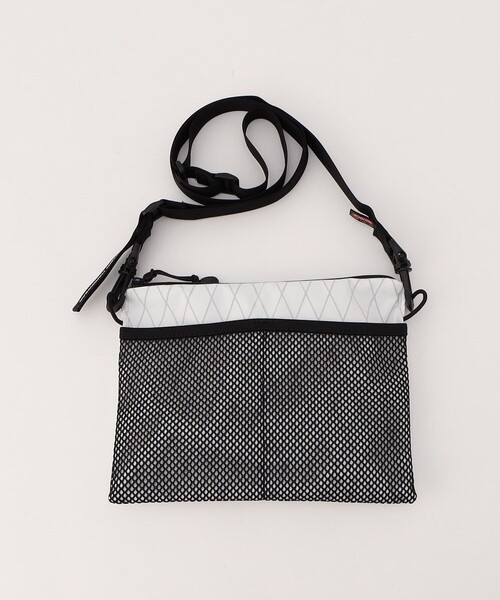 MOUNTAIN HARDWEAR（マウンテンハードウェアー）の「Mountain Hardwear/マウンテンハードウェア After Six Sacoche/アフターシックスサコッシュ（ショルダーバッグ・メンズ・ブラック/ホワイト・ONE SIZE）」の3枚目の写真