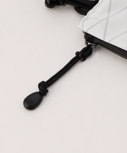 MOUNTAIN HARDWEAR（マウンテンハードウェアー）の「Mountain Hardwear/マウンテンハードウェア After Six Sacoche/アフターシックスサコッシュ（ショルダーバッグ・メンズ・ブラック/ホワイト・ONE SIZE）」の4枚目の写真