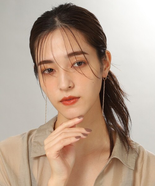 COCOSHNIK(ココシュニック)の「K10フリンジチェーン中折れ フープピアス(ピアス(両耳用)・レディース・イエローゴールド・00)」の6枚目の写真