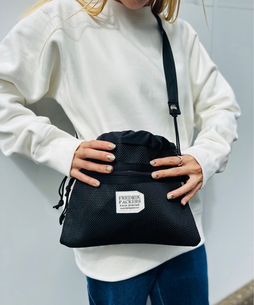 FREDRIK PACKERS（フレドリックパッカーズ）の「FREDRIK PACKERS / フレドリックパッカーズ / BELL SACK-S（ショルダーバッグ・レディース・ベージュ/ブラック・ONESIZE）」の8枚目の写真