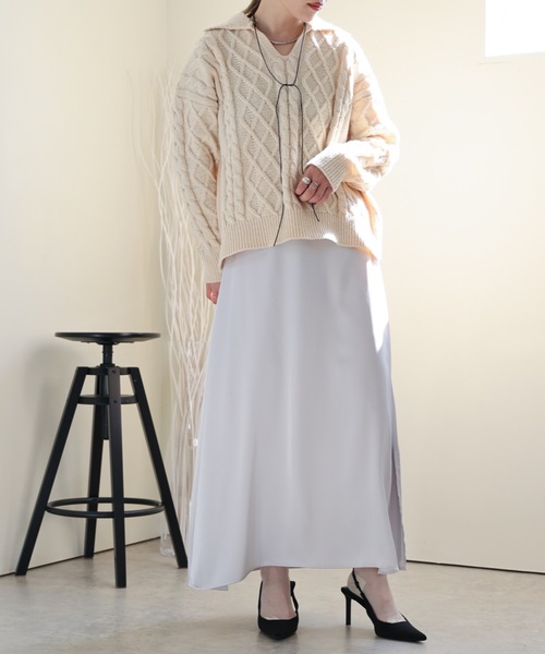 ULEULA（ウルア）の「キーネック襟付きニット（ニット/セーター・レディース・アイボリー/ブルー/ブラック・FREE）」の11枚目の写真