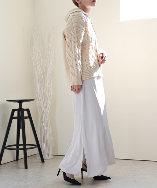 ULEULA（ウルア）の「キーネック襟付きニット（ニット/セーター・レディース・アイボリー/ブルー/ブラック・FREE）」の14枚目の写真