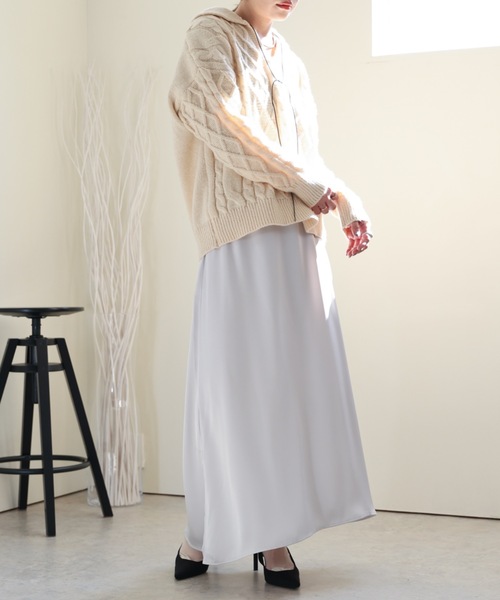 ULEULA（ウルア）の「キーネック襟付きニット（ニット/セーター・レディース・アイボリー/ブルー/ブラック・FREE）」の13枚目の写真