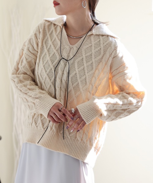 ULEULA（ウルア）の「キーネック襟付きニット（ニット/セーター・レディース・アイボリー/ブルー/ブラック・FREE）」の7枚目の写真