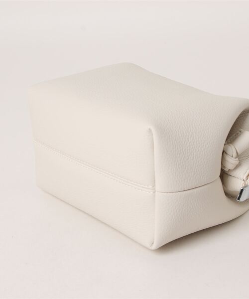 florist(フローリスト)の「2WAY レザータッチスクエア型ショルダーバッグ/ボストンバッグ(ボストンバッグ・レディース・イエロー/ベージュ/ライトグレー/ライトパープル/オリーブ/モカ/ブラック/グリーン/スカイブルー/オフホワイト・FREE)」の22枚目の写真