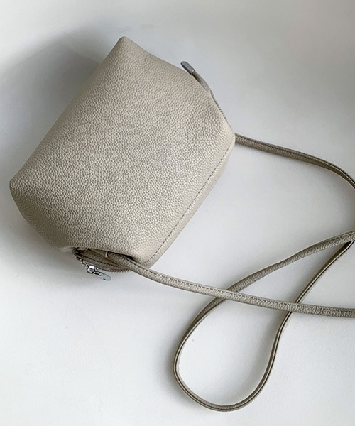 florist(フローリスト)の「2WAY レザータッチスクエア型ショルダーバッグ/ボストンバッグ(ボストンバッグ・レディース・イエロー/ベージュ/ライトグレー/ライトパープル/オリーブ/モカ/ブラック/グリーン/スカイブルー/オフホワイト・FREE)」の3枚目の写真