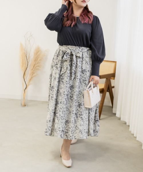 CLETTE(クレット)の「パール使い花柄ドッキングワンピース(ワンピース・レディース・ブラック/ネイビー・3L/4L/LL)」の3枚目の写真