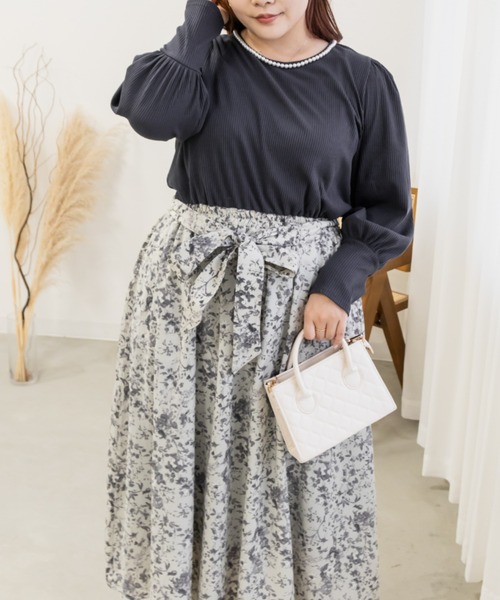 CLETTE(クレット)の「パール使い花柄ドッキングワンピース(ワンピース・レディース・ブラック/ネイビー・3L/4L/LL)」の5枚目の写真