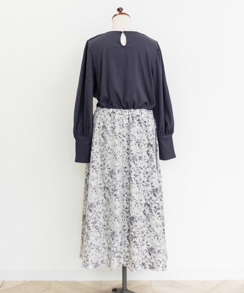 CLETTE(クレット)の「パール使い花柄ドッキングワンピース(ワンピース・レディース・ブラック/ネイビー・3L/4L/LL)」の13枚目の写真