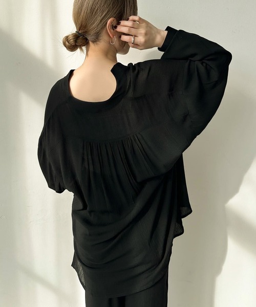 select MOCA by son(セレクトモカバイソン)の「キーネックボリュームスリーブオーバーブラウス(シャツ/ブラウス・レディース・ブラック/アイボリー/ライトグリーン/ブラウン・FREE)」の7枚目の写真