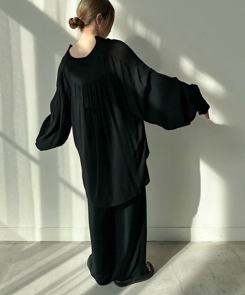 select MOCA by son(セレクトモカバイソン)の「キーネックボリュームスリーブオーバーブラウス(シャツ/ブラウス・レディース・ブラック/アイボリー/ライトグリーン/ブラウン・FREE)」の8枚目の写真