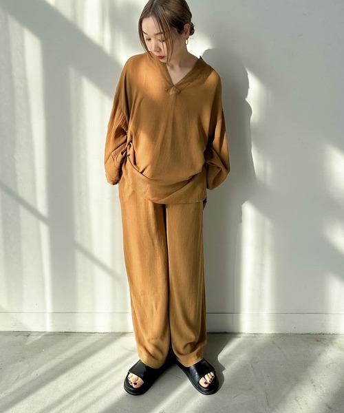 select MOCA by son(セレクトモカバイソン)の「キーネックボリュームスリーブオーバーブラウス(シャツ/ブラウス・レディース・ブラック/アイボリー/ライトグリーン/ブラウン・FREE)」の12枚目の写真