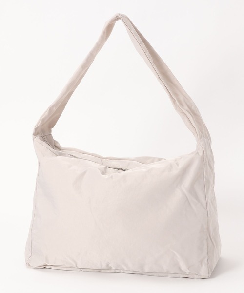 LOWRYS FARM（ローリーズファーム）の「ナイロンワイドストラップショルダーＢＡＧ　 106298（ショルダーバッグ・メンズ・ベージュ系その他/ブラック/グレー・FREE）」の13枚目の写真