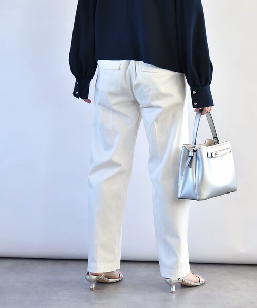 quaranciel(カランシエル)の「quaranciel:〈洗濯機可能〉コットン サテン ワイド テーパード パンツ(その他パンツ・レディース・ベージュ/ブラック/オフホワイト・36/38/40)」の8枚目の写真