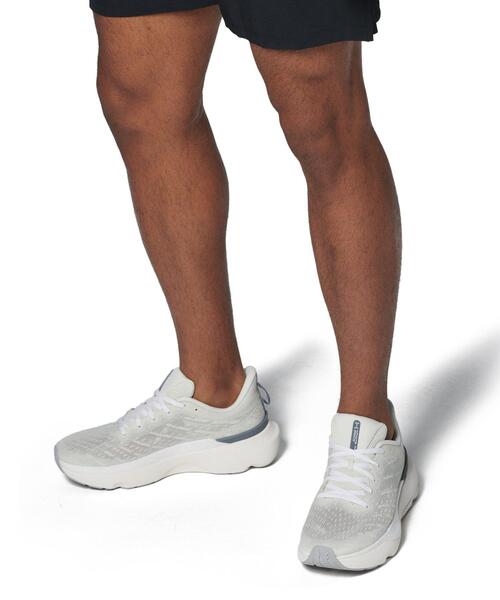 UNDER ARMOUR(アンダーアーマー)の「UAインフィニット プロ ブリーズ(ランニング/メンズ)(スニーカー・メンズ・イエロー・26.5cm/25.0cm/27.5cm/28.0cm/30.0cm/29.0cm/26.0cm/28.5cm/27.0cm/25.5cm)」の6枚目の写真