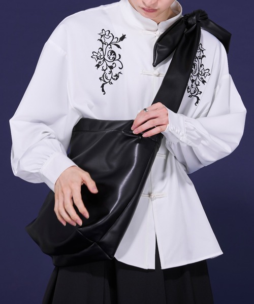 Ellno Loset(エルノロゼット)の「バインドショルダーバッグ(ショルダーバッグ・メンズ・ブラック・FREE)」の1枚目の写真