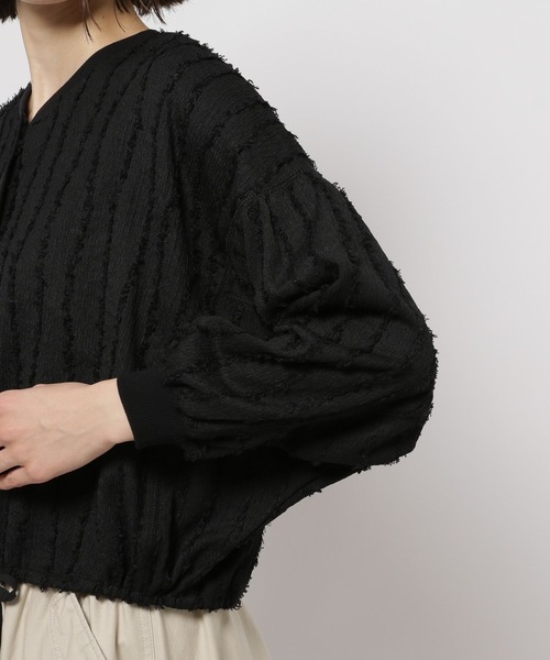 niko and...（ニコアンド）の「カットフリンジカーディガン（カーディガン/ボレロ・レディース・ブラック/レッド/アイボリー・FREE）」の16枚目の写真