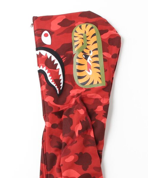 A BATHING APE（アベイシングエイプ）の「COLOR CAMO SHARK FULL ZIP