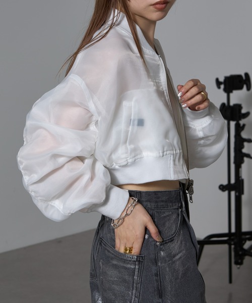 RAY CASSIN（レイカズン）の「【2way/リバーシブル】シアーメッシュショートMA-1（MA-1・レディース・ブルー/アイボリー/ブラック・FREE）」の4枚目の写真