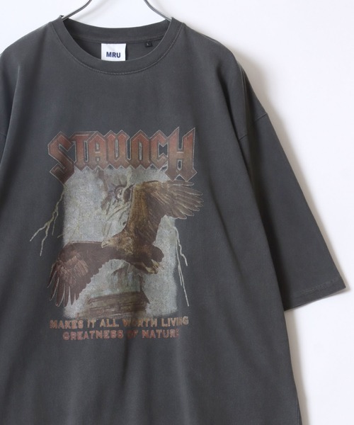 MRU(エムアールユー)の「MRU/エムアール・ユー ヴィンテージライク ピグメント加工 オーバーサイズ ロック 半袖Tシャツ レディース メンズ(Tシャツ/カットソー・メンズ・ブラック/ブラック系その他/ブラウン系その他/モカ/ブラック系その他3/ブラック系その他2/ブラック系その他4/ブラック系その他6/ブラック系その他7/ブラック系その他5・M/L/XL)」の3枚目の写真
