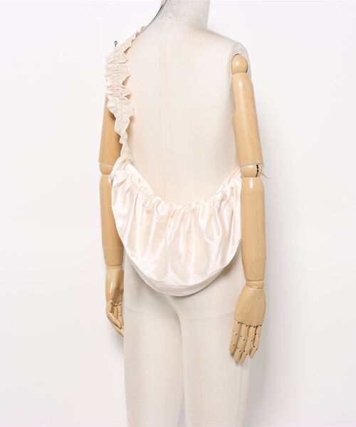 flower(フラワー)の「サテンシャーリングバッグ(ショルダーバッグ・レディース・アイボリー・FREE)」の2枚目の写真