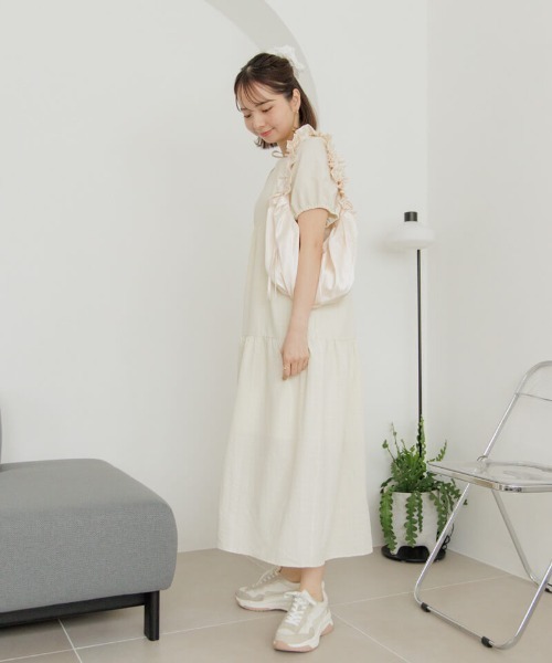 flower(フラワー)の「サテンシャーリングバッグ(ショルダーバッグ・レディース・アイボリー・FREE)」の12枚目の写真