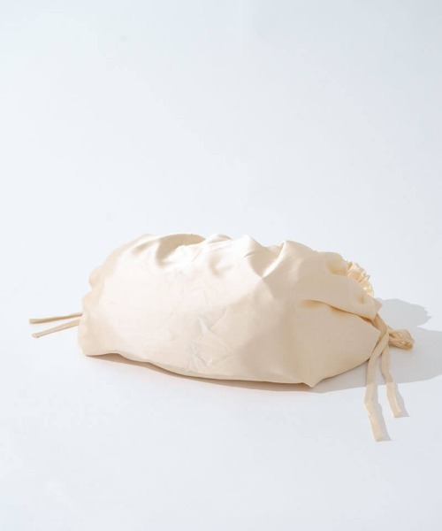 flower(フラワー)の「サテンシャーリングバッグ(ショルダーバッグ・レディース・アイボリー・FREE)」の21枚目の写真